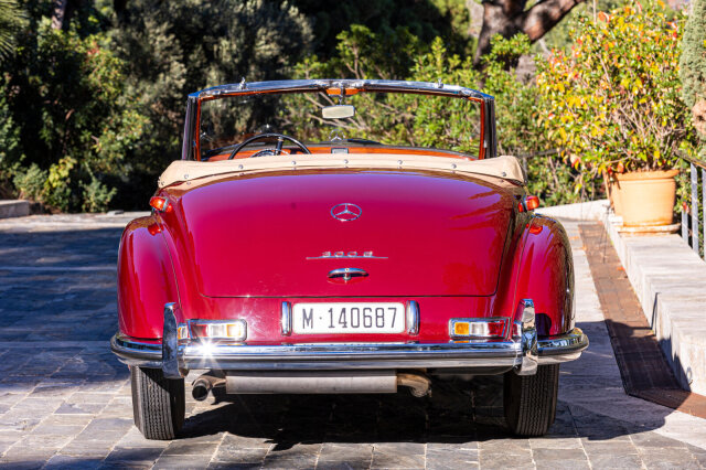 Mercedes-Benz 300
