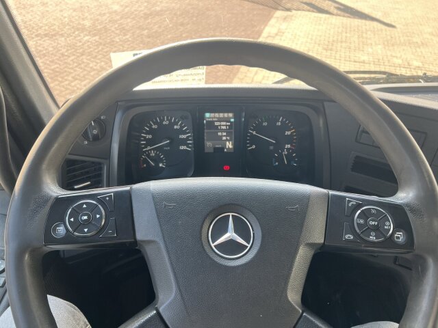 Mercedes-Benz Arocs
