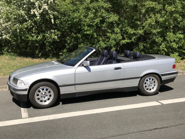 
            BMW 320 i Cabrio - E36        