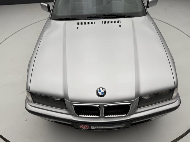 BMW 320 i