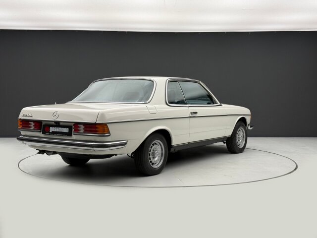 Mercedes-Benz 280