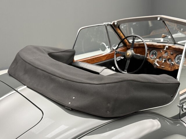 Jaguar XK