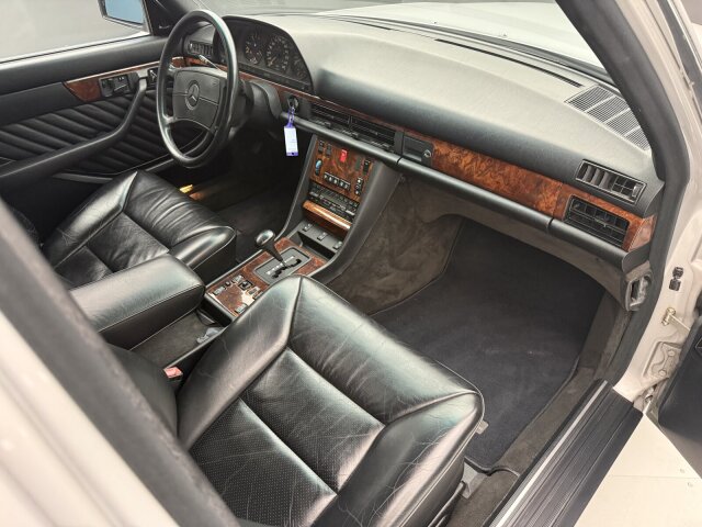 Mercedes-Benz 560