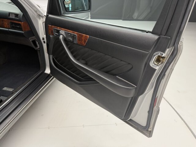 Mercedes-Benz 560