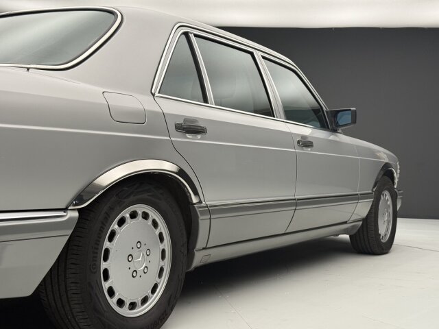 Mercedes-Benz 560