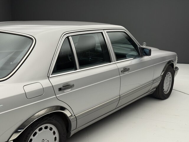 Mercedes-Benz 560
