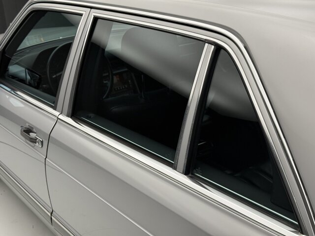 Mercedes-Benz 560