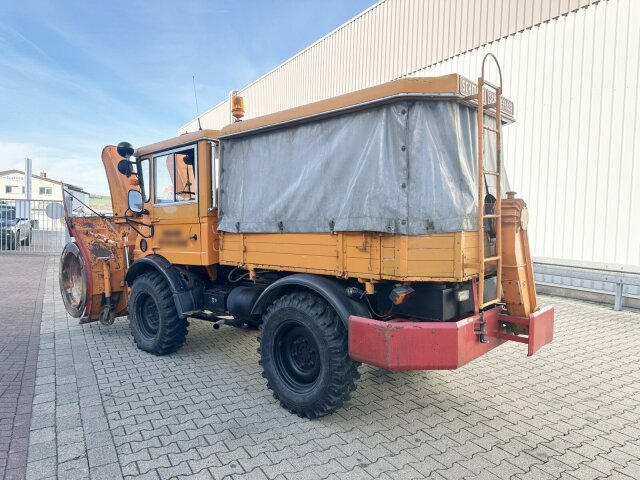 Unimog U