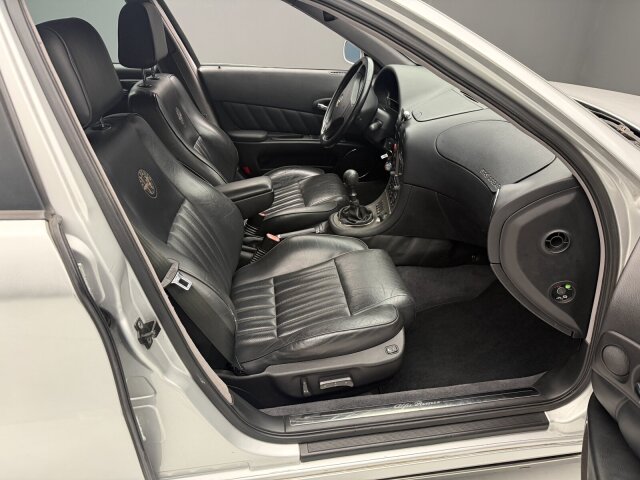 Alfa Romeo 166