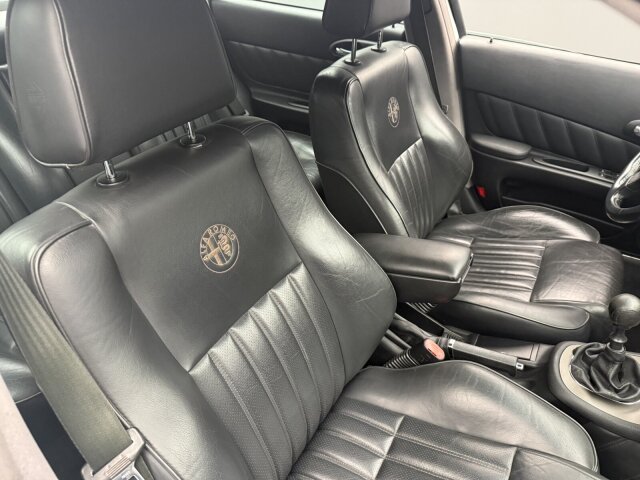 Alfa Romeo 166