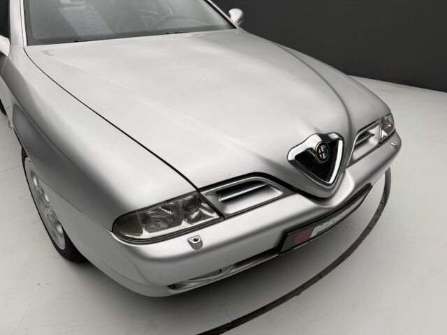 Alfa Romeo 166