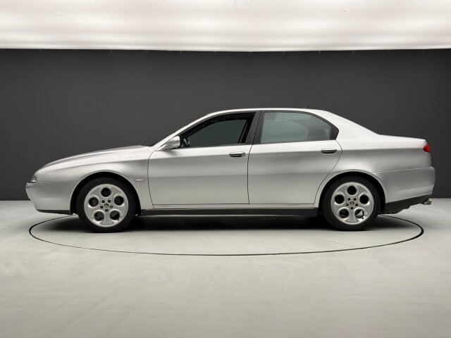 Alfa Romeo 166