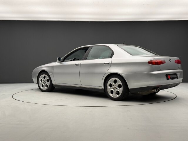 Alfa Romeo 166