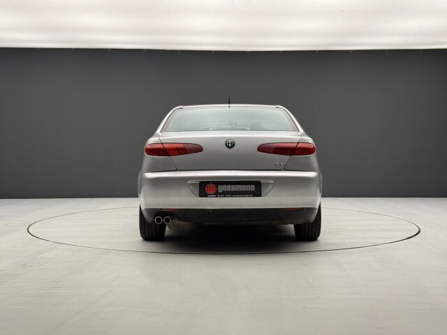 Alfa Romeo 166