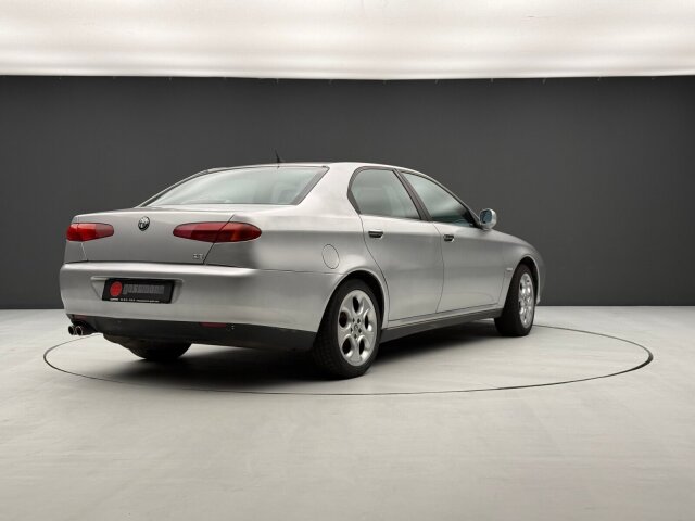 Alfa Romeo 166