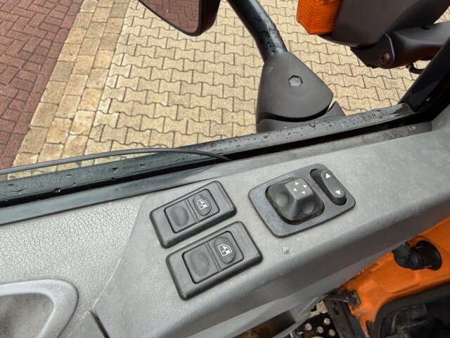 Unimog U
