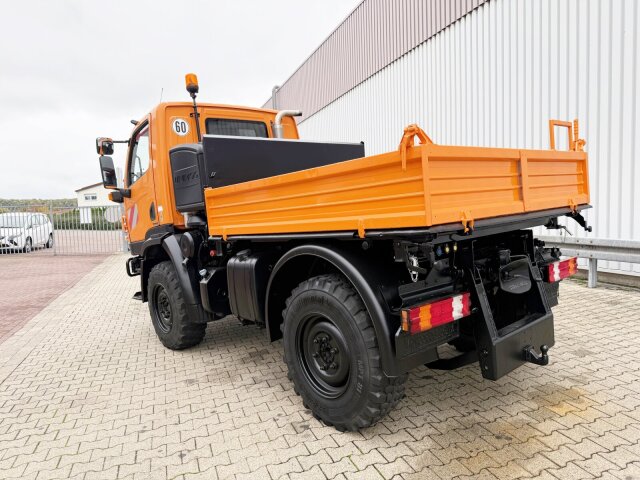 Unimog U