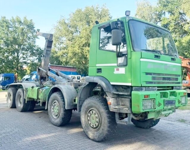 IvecoEuro Tech 410EH42 8x8, Abrollkipper