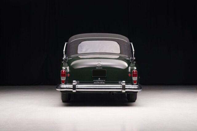 Mercedes-Benz 300