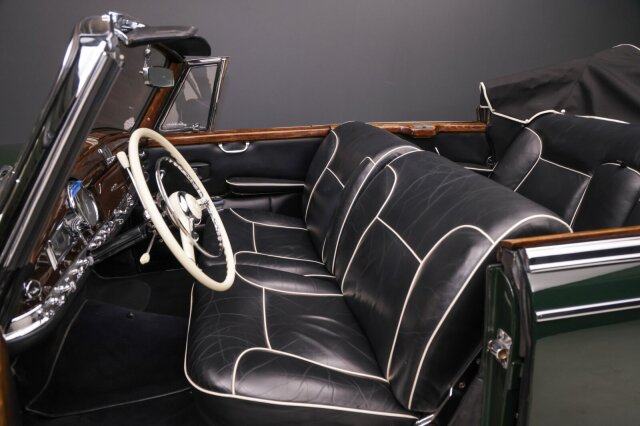 Mercedes-Benz 300