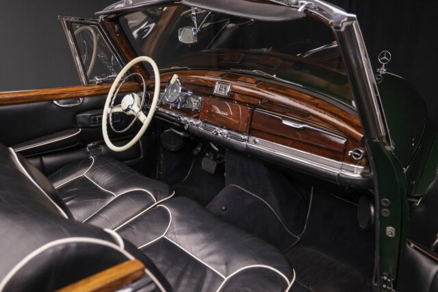 Mercedes-Benz 300
