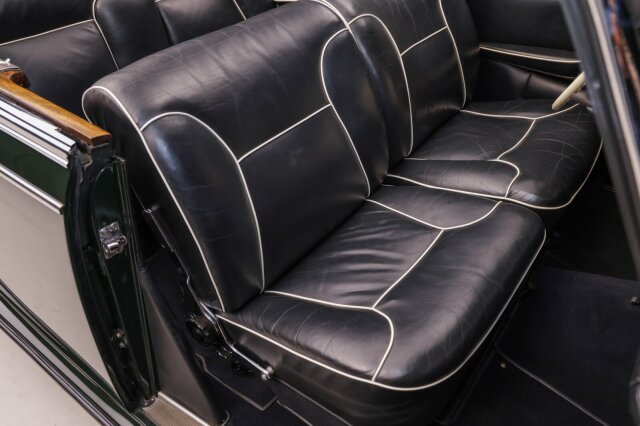 Mercedes-Benz 300