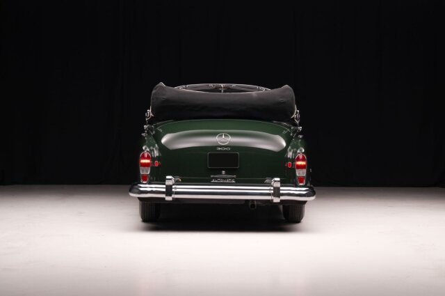 Mercedes-Benz 300
