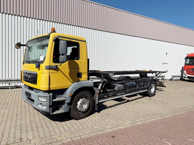MANTGM 18.290 4x2 LL, Hydr. Hubrahmen