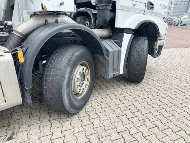 Mercedes-Benz Arocs