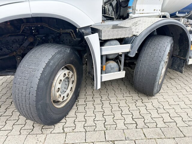 Mercedes-Benz Arocs