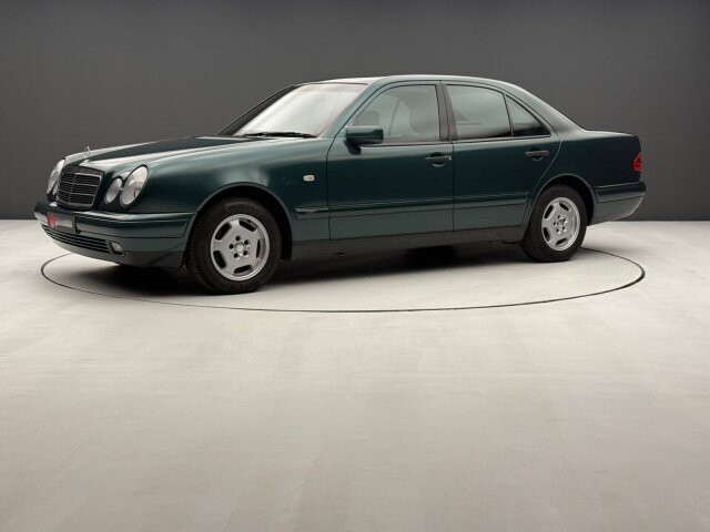 Mercedes-BenzE 220 Diesel - W210