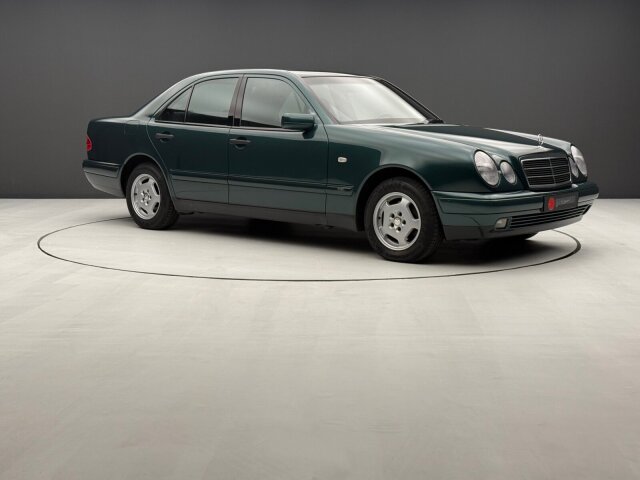 Mercedes-Benz E 220