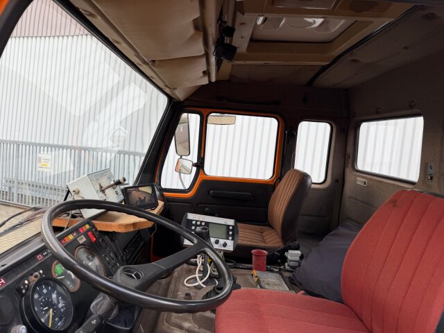 Mercedes-Benz -