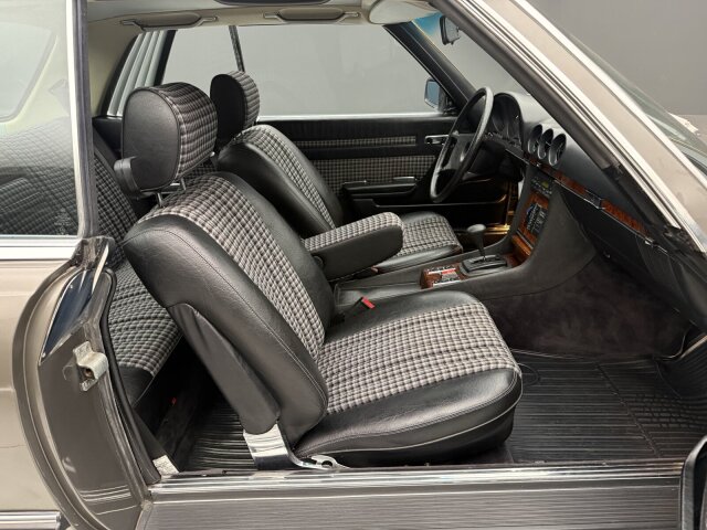 Mercedes-Benz 380