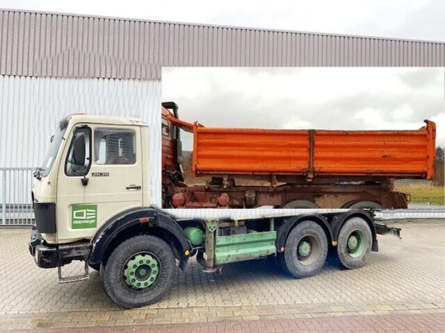 Mercedes-Benz2635 6x4, V8-Motor