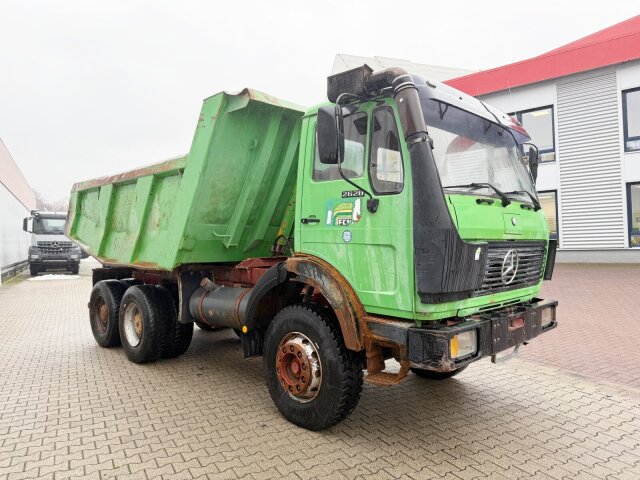 Mercedes-Benz -