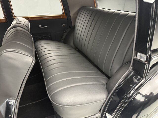 Mercedes-Benz 230