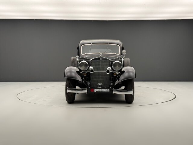 Mercedes-Benz 230