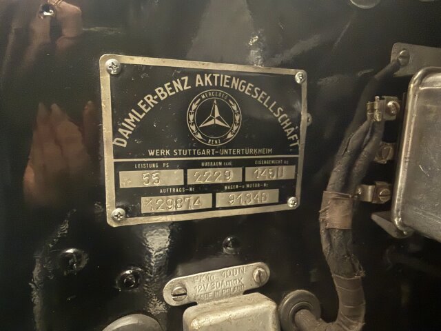 Mercedes-Benz 230