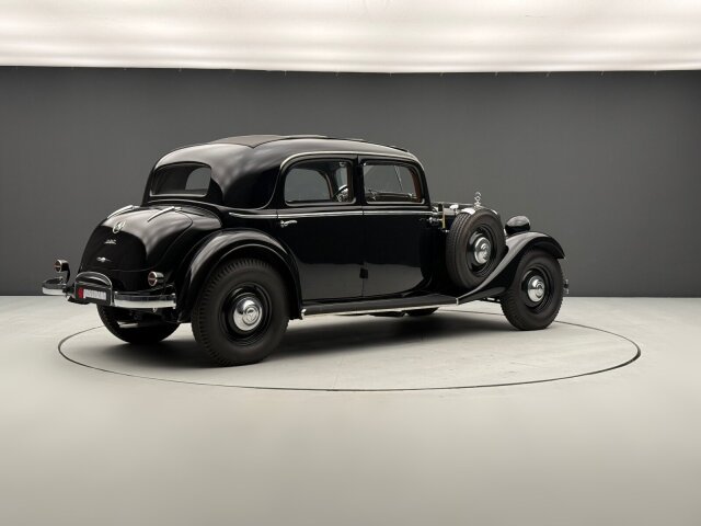 Mercedes-Benz 230