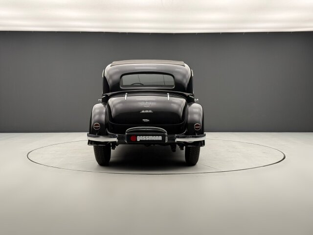 Mercedes-Benz 230