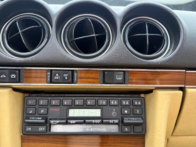 Mercedes-Benz 380