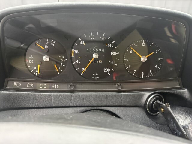 Mercedes-Benz 200