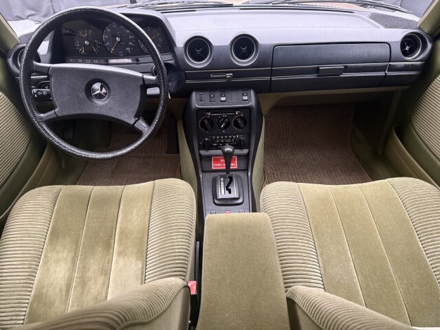 Mercedes-Benz 200