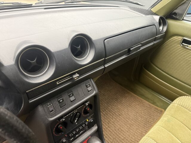 Mercedes-Benz 200