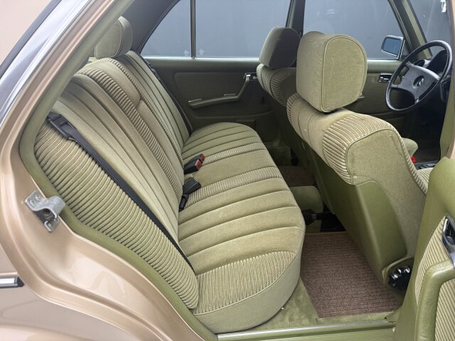 Mercedes-Benz 200