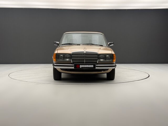 Mercedes-Benz 200