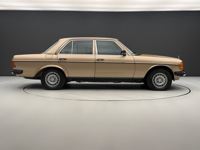 Mercedes-Benz 200