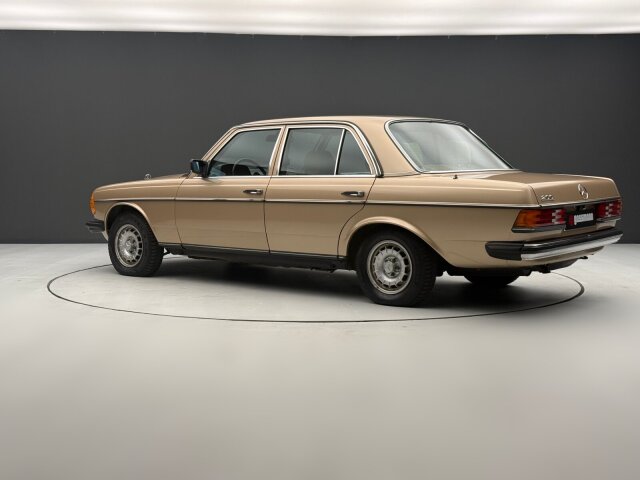 Mercedes-Benz 200