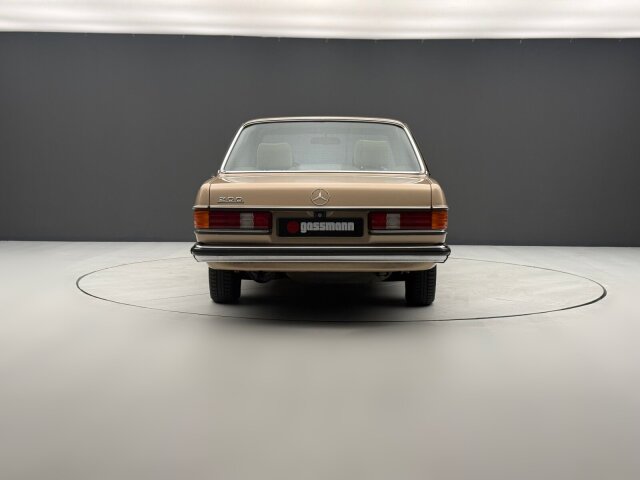 Mercedes-Benz 200